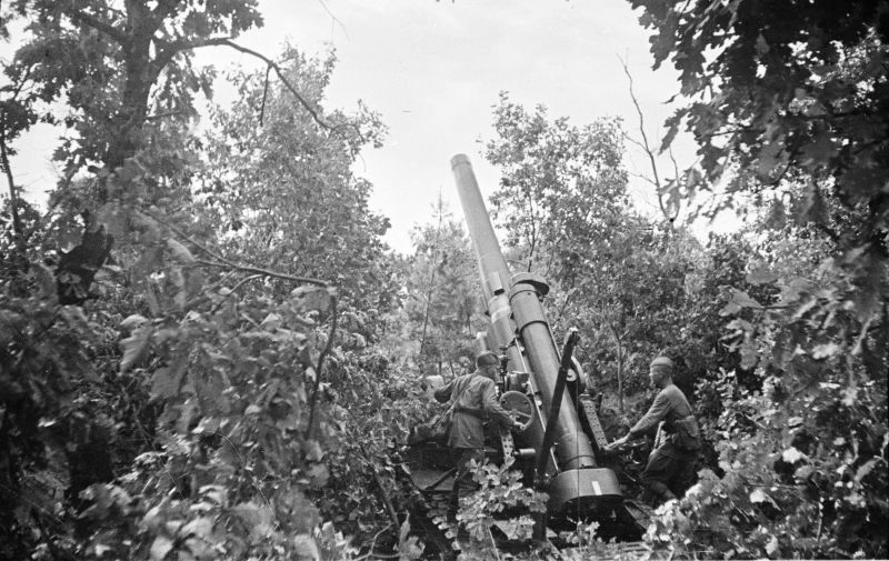Советская гаубица июль 1942 Воронеж.1.jpg