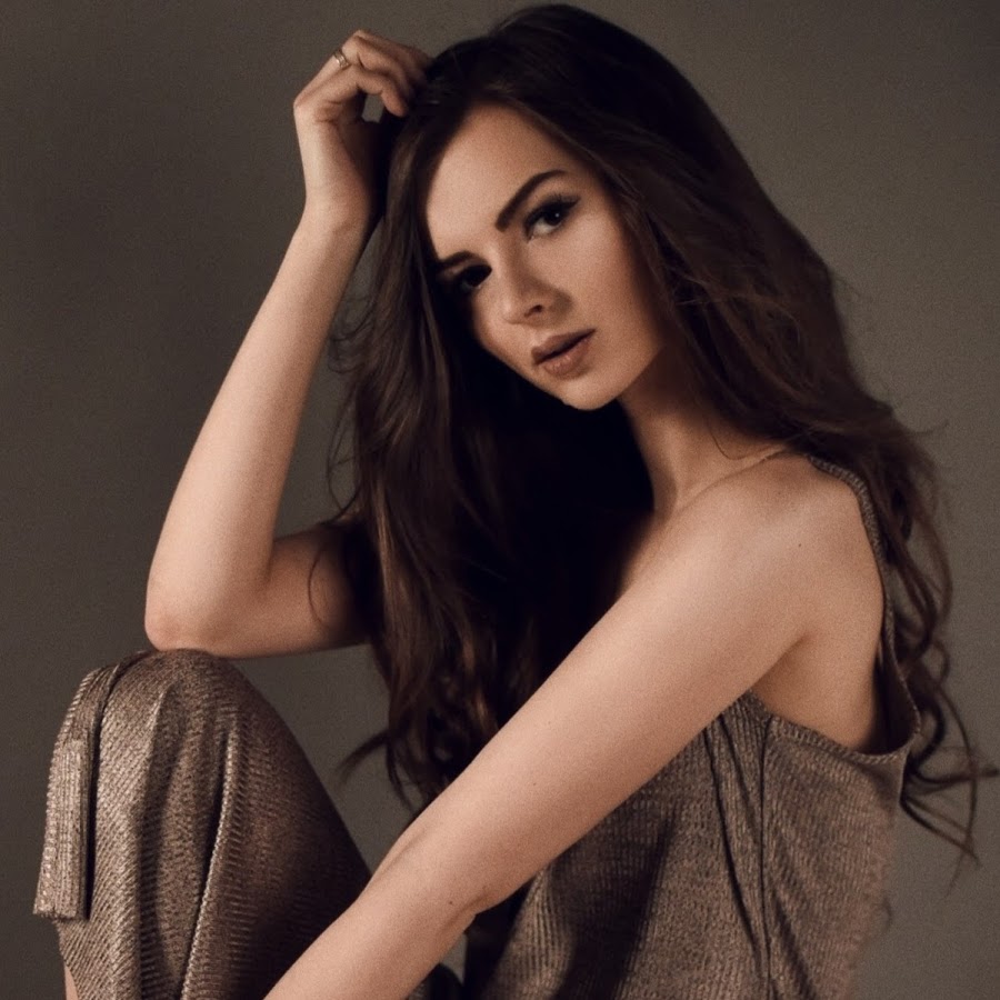 Файл:Alena_Venum.jpg