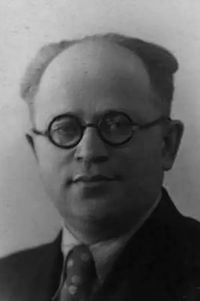 ИльяPerlov-id-foto.jpg