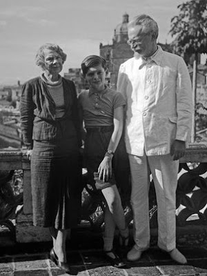 Trotsky с внуком.jpg