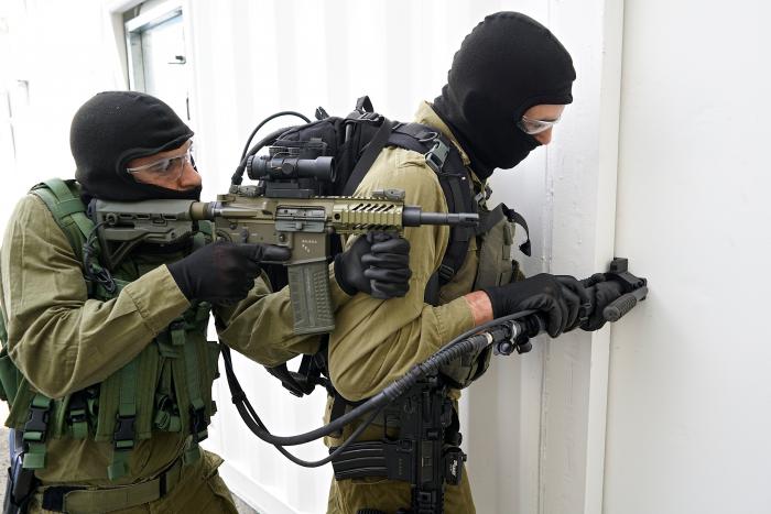 SAN's tactical breaching kit1-lo.jpg