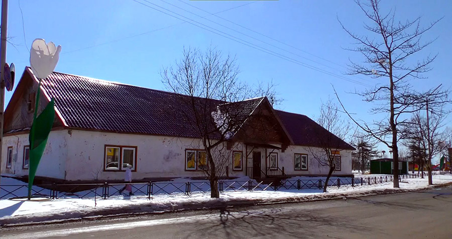 Файл:Ольский краеведческий музей фасад.jpg