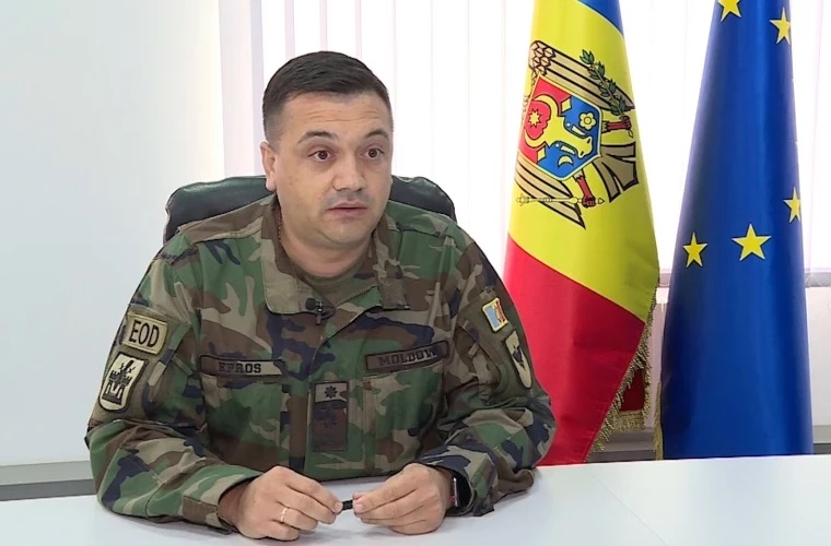 Ub8ak701.jpg
