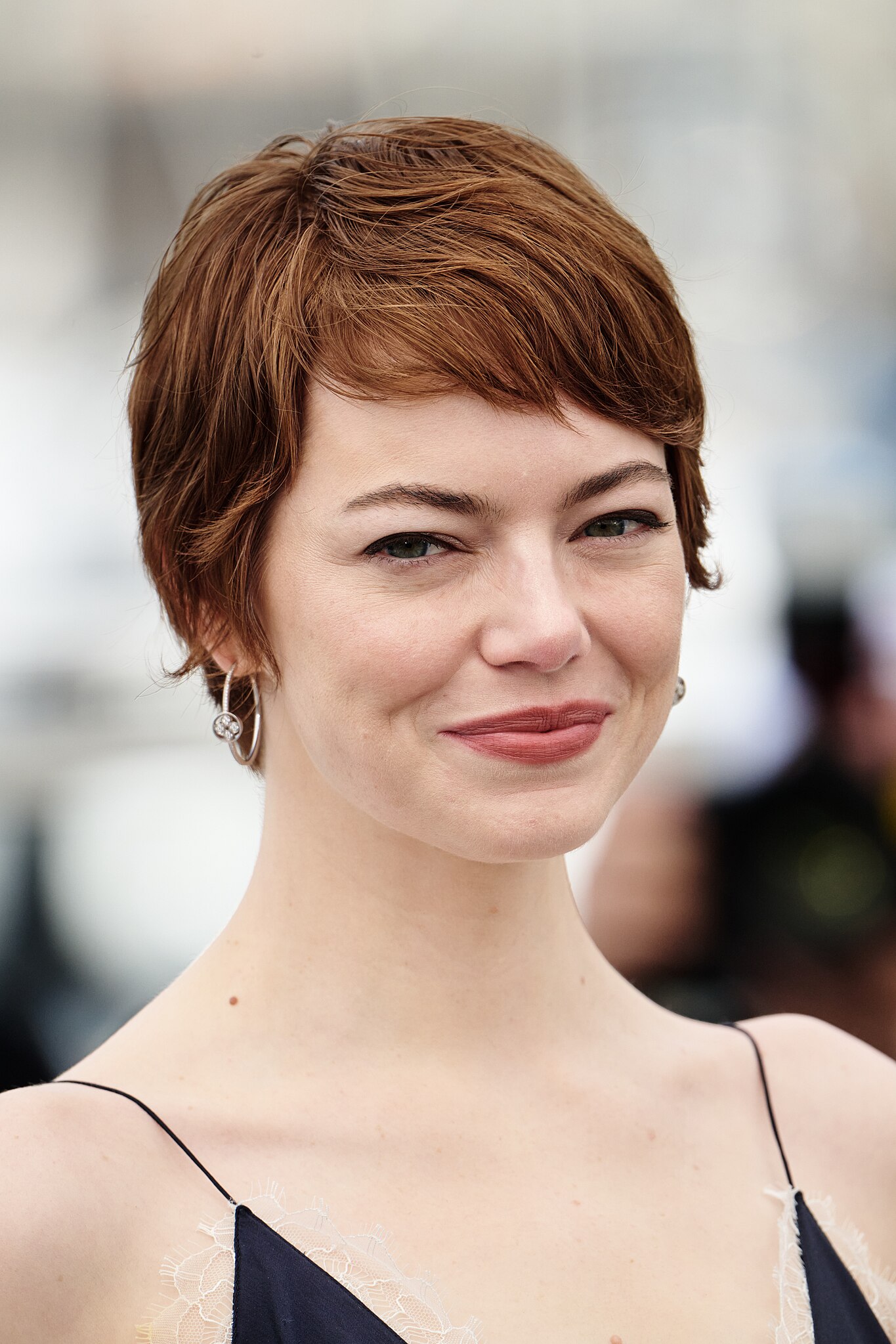 Emma Stone at the 2025 Cannes Film Festival 03 2.jpg