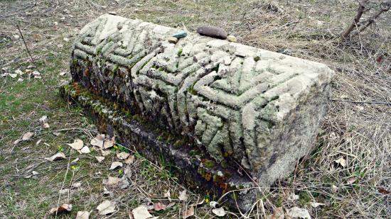 Yeghegis-jewish-cemetery.jpg