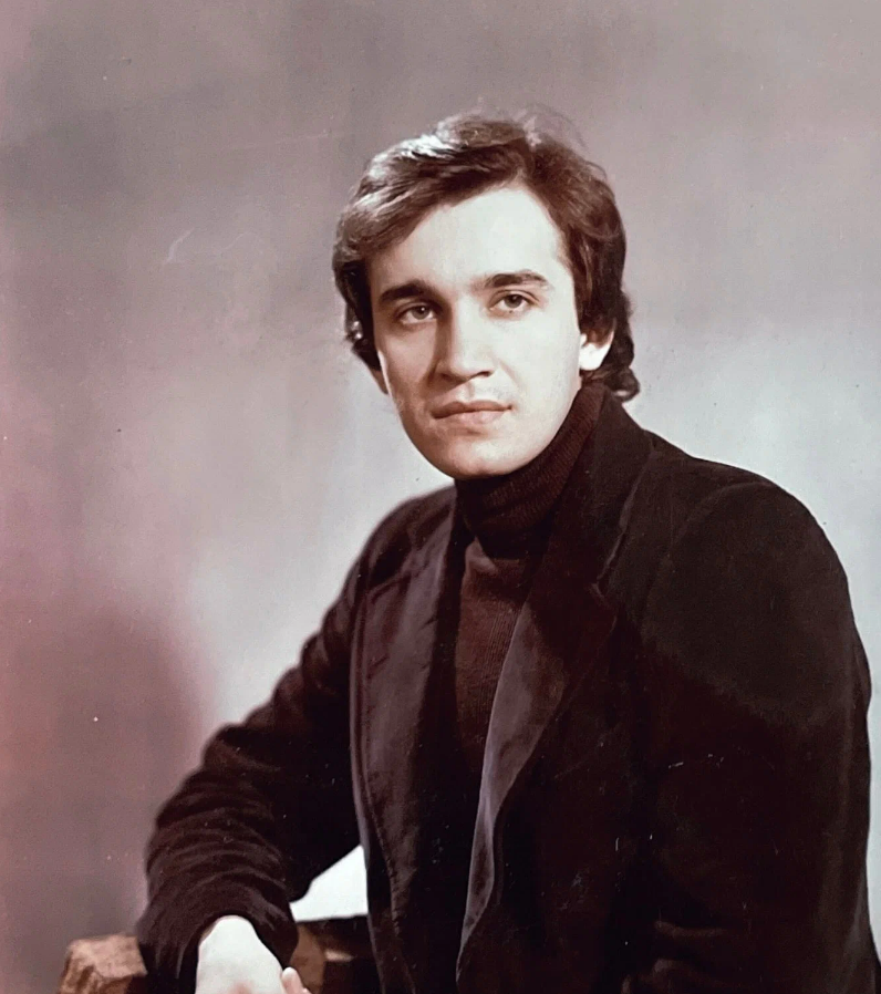 Назарий Яремчук.png