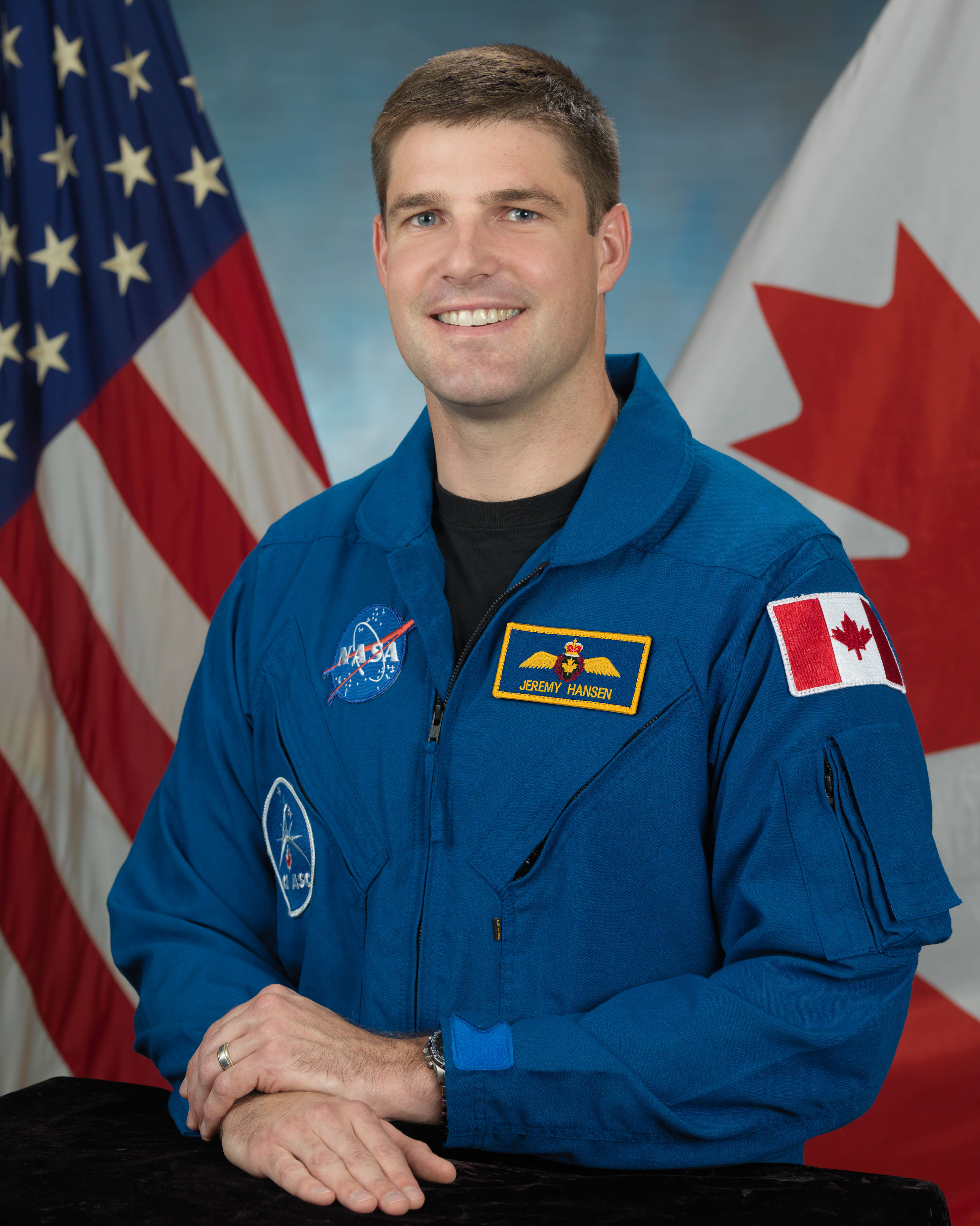 Jeremy Hansen official portrait.jpg
