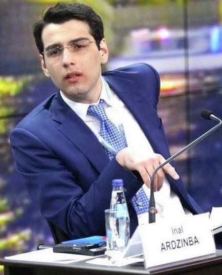 ArdzI.JPG
