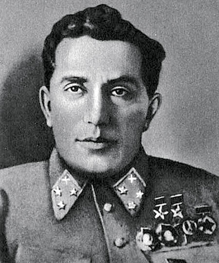 65447893 general .jpg