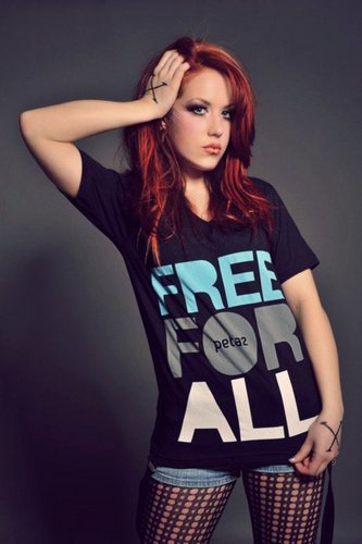 Alissa-White-Gluz-2011-the-agonist-25326916-333-500.jpg