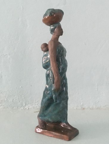 Негритянка с ребёнком, 1960-е, майолика, лепка, Тамбовское областное государственное бюджетное учреждение культуры "Тамбовская областная картинная галерея",