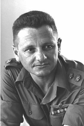 Moshe Gidron.jpg