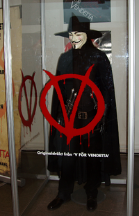 Файл:Vforvendettacostume.png