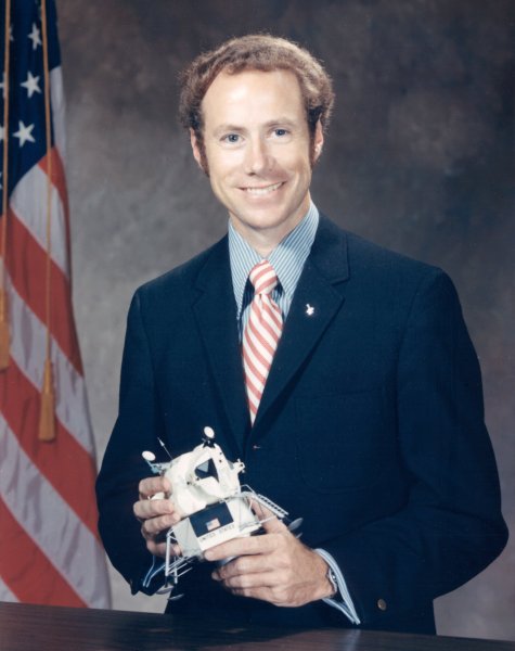 Файл:Donald Holmquest.jpg