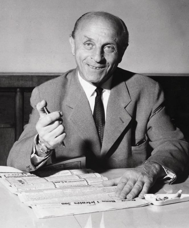 Ласло Biro-tollal .jpg