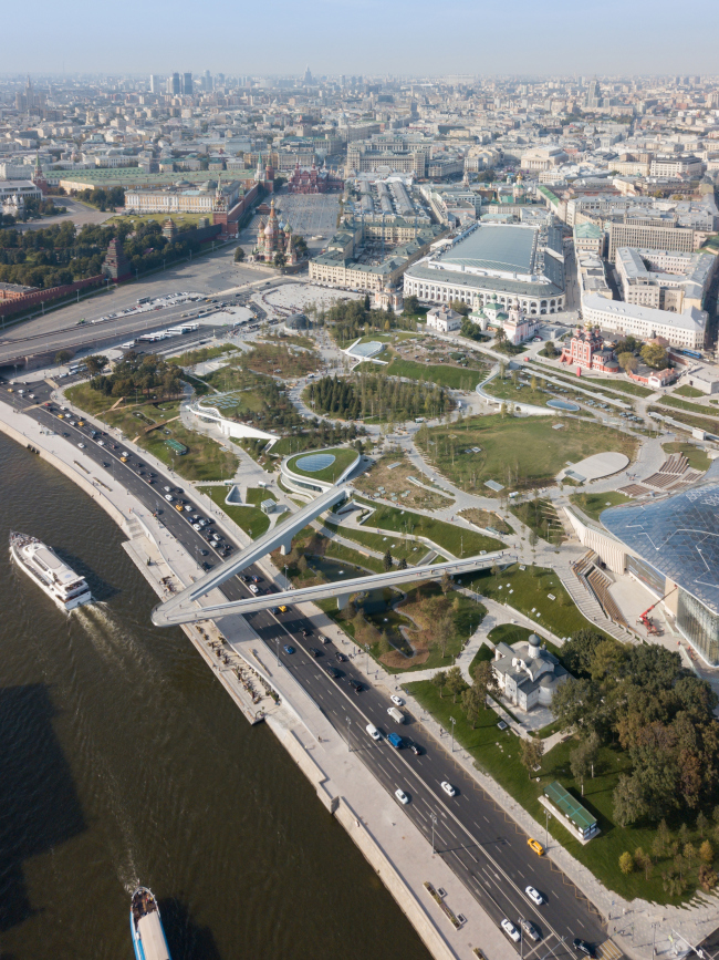 Файл:Парящий мост Зарядье.jpg
