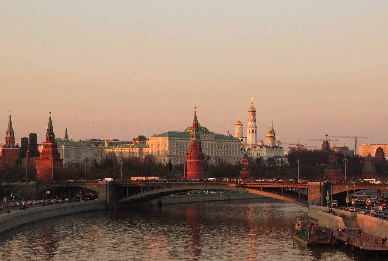 Файл:KremlinInTheEvening_2.jpg