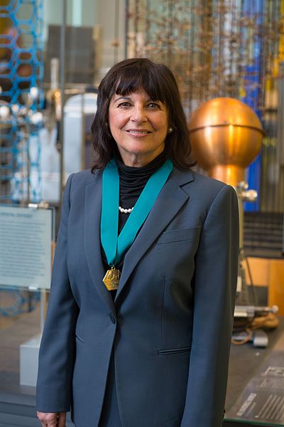 Jacqueline Barton AIC Gold Medal 2015.jpg