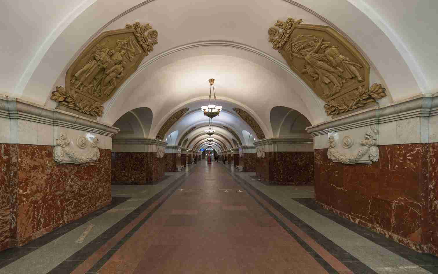 MosMetro Krasnopresnenskaya asv2018-01.jpg