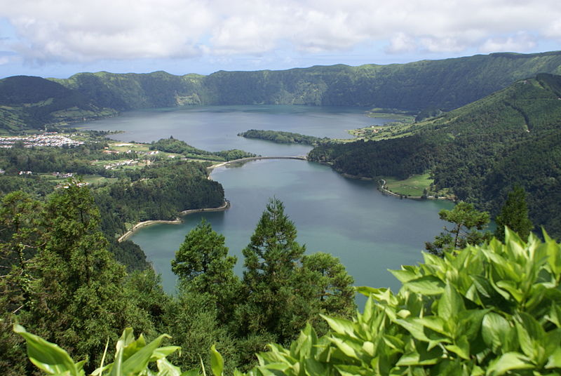 View on Lagoa das Sete Cidades.JPG