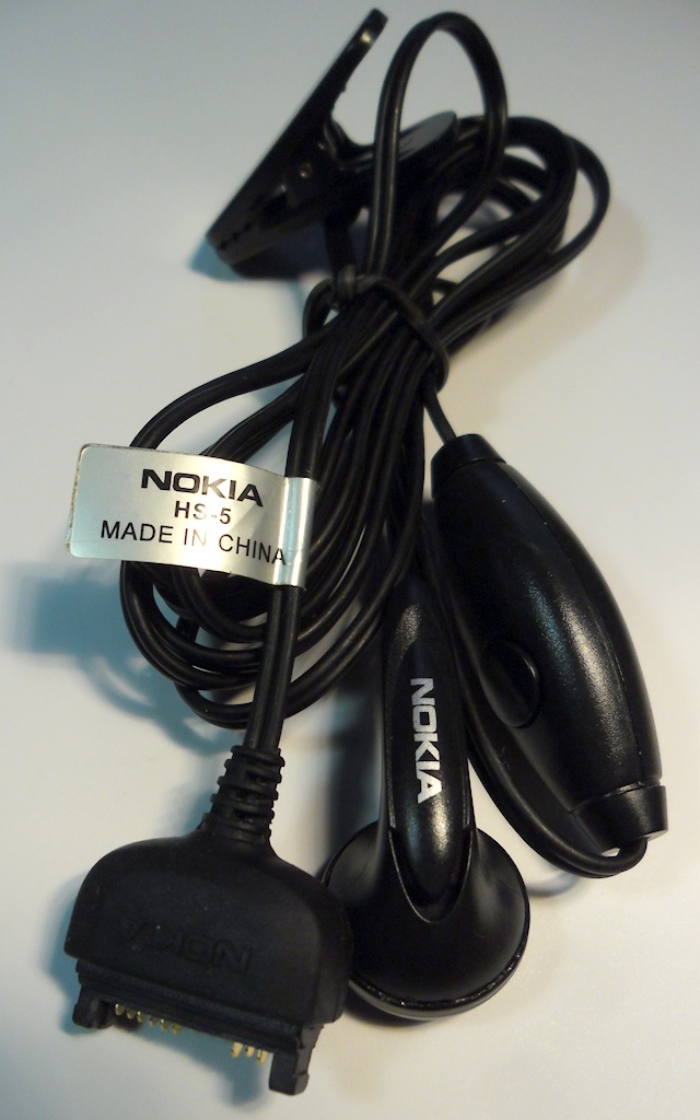 Гарнитура Nokia HS-5 из оригинального комплекта, только с одним наушником.