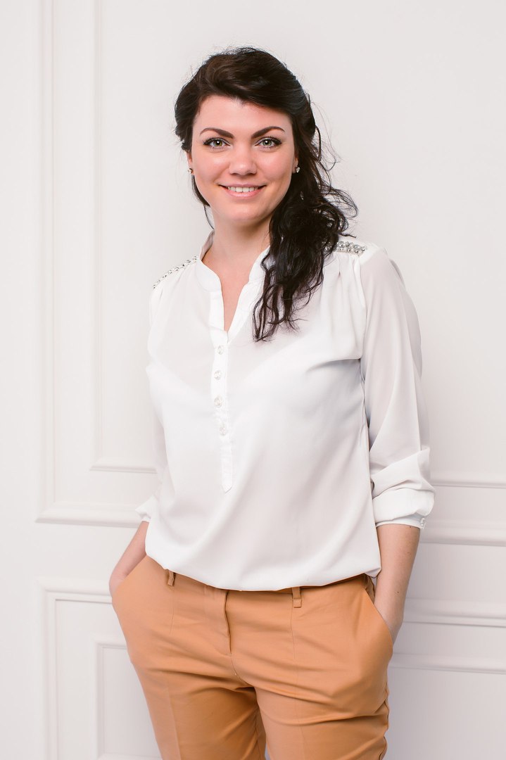 Nelli Pogribna.jpg