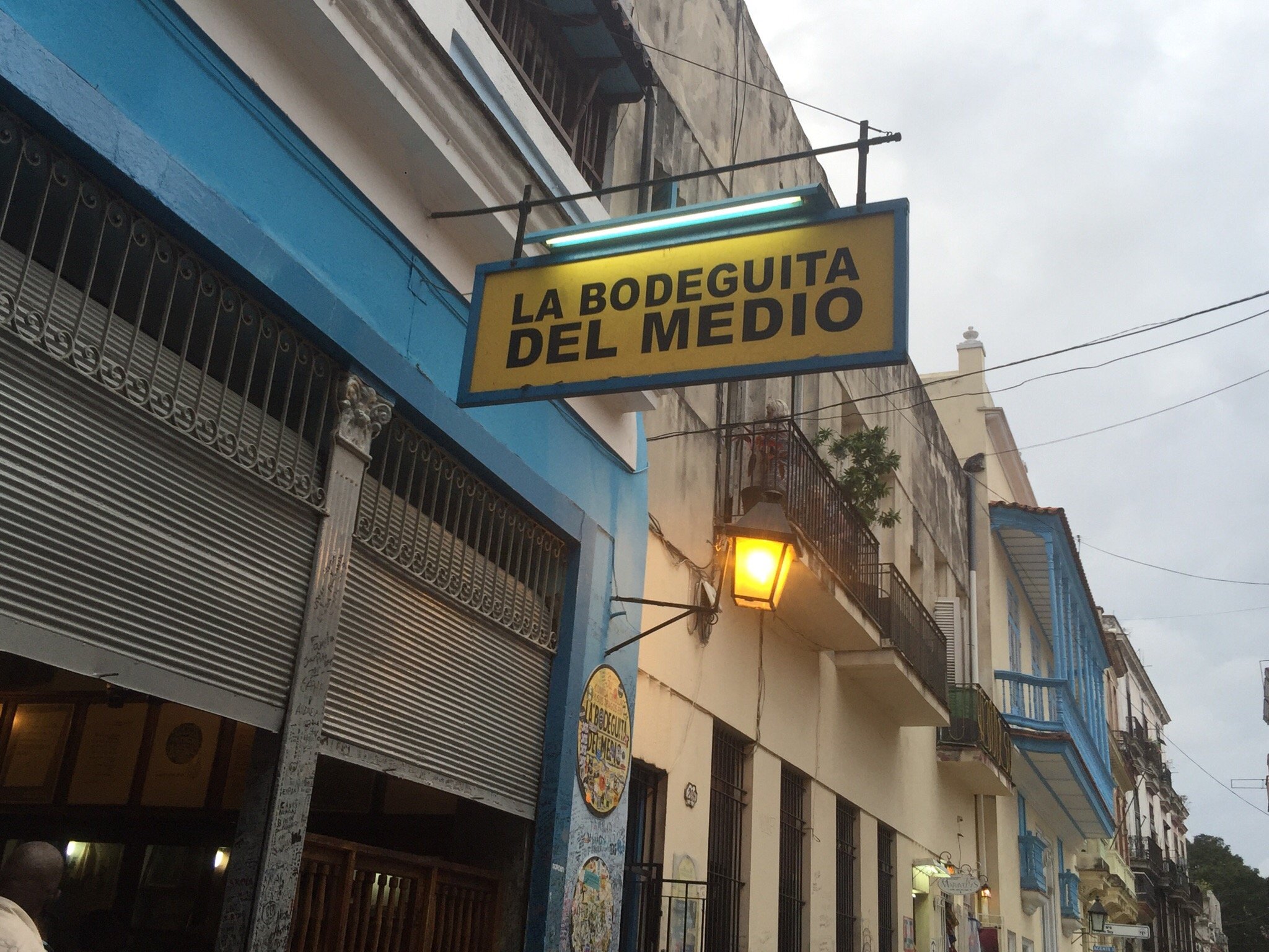 Файл:Бар La Bodeguita del Medio Куба.jpg