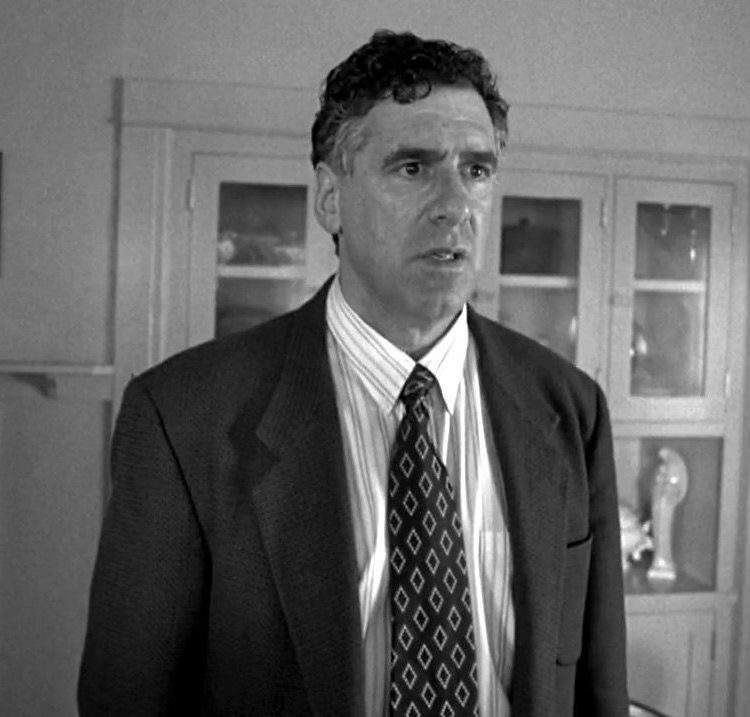 American-history-x-1998-001-elliott-gould.jpg