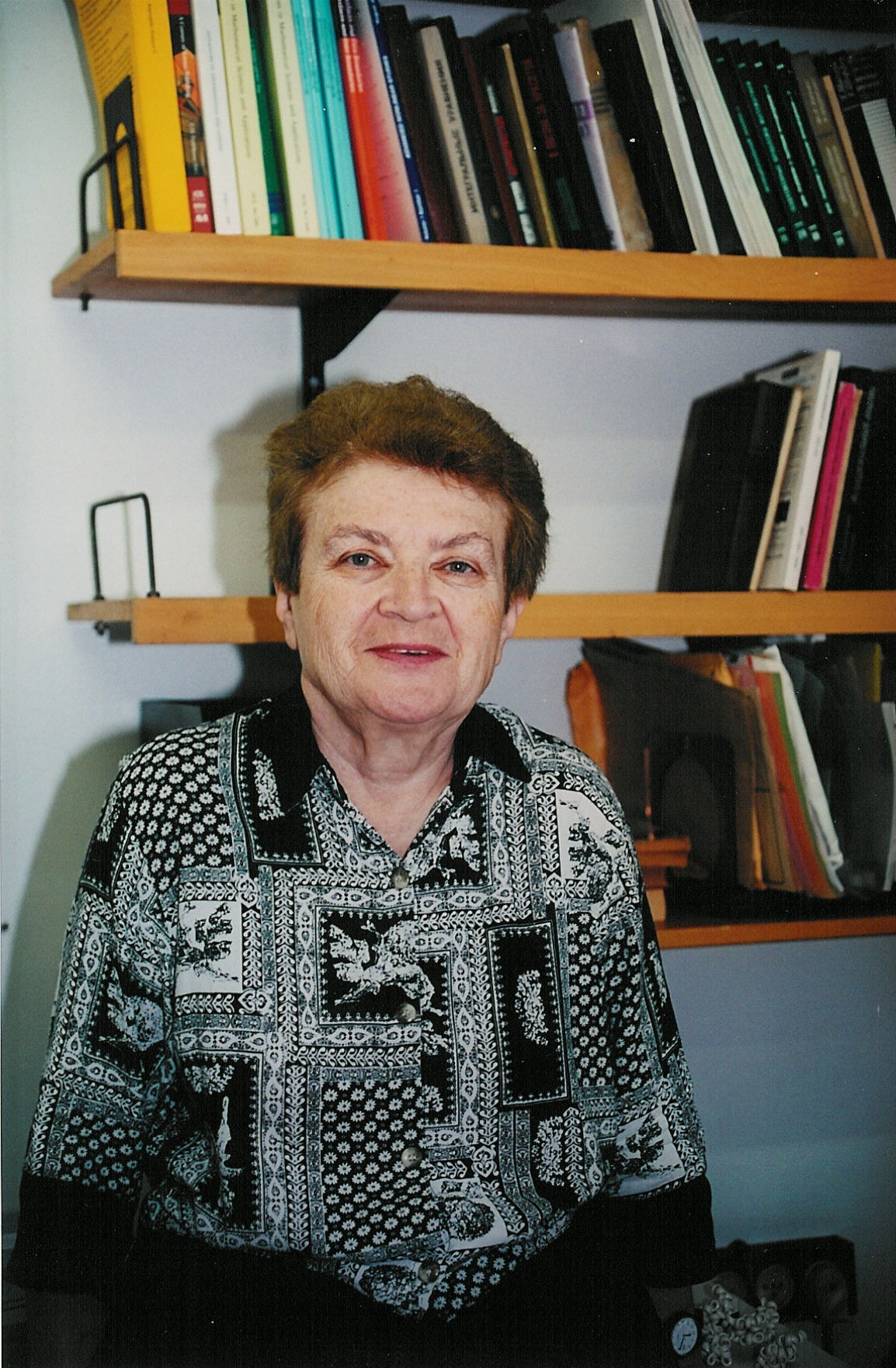 Kamin Shoshana.jpg