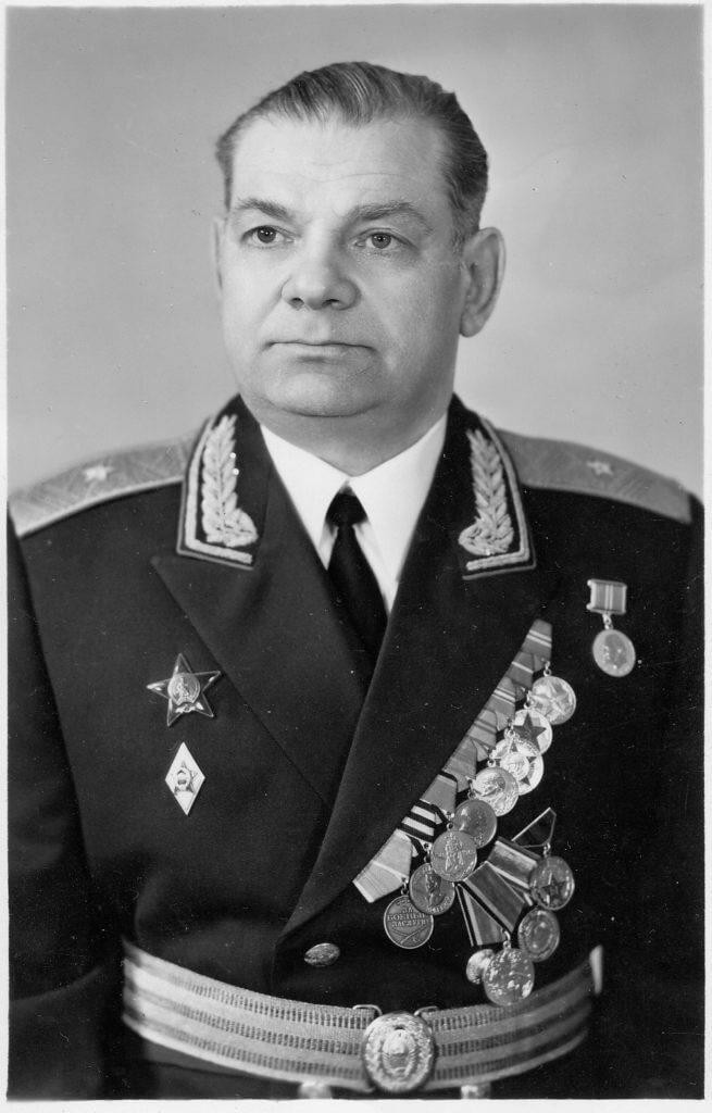 1900-655x1024.jpg