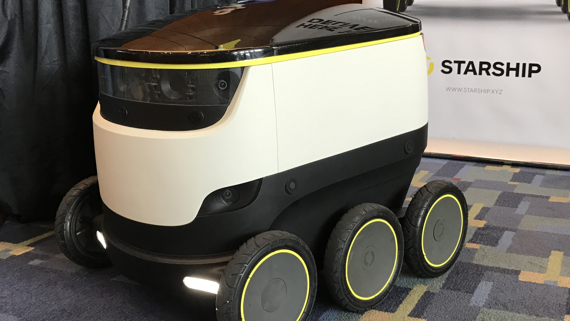 Starship-autonomous-delivery-robot.jpg