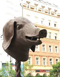 Aj Wej-wej Zvěrokruh Pig Praha 2016 2.jpg