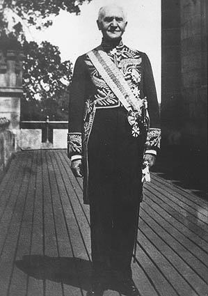 2-isaac-isaacs.jpg