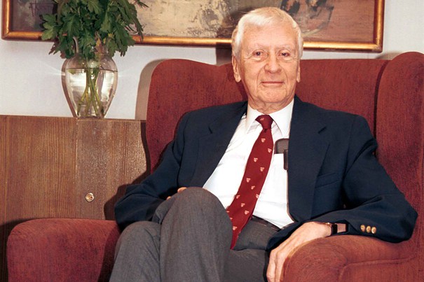Peter Sifneos.jpg