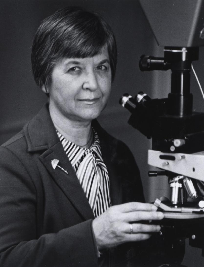 Bio-kwolek-microscope.jpg