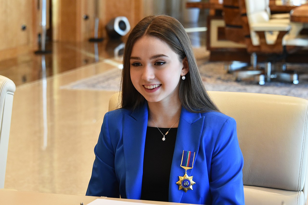 Файл:Kamila Valieva, Rustam Minnikhanov (2022-03-18) 04_2.jpg