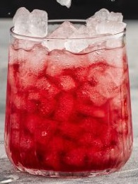 Смородиновая кайпиринья (коктейль)2.jpg