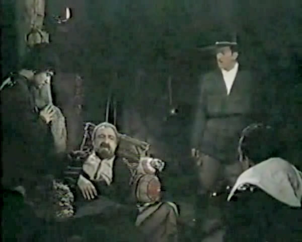 02. ... и вспоминает, как в 1912 году с геологом Даниэль-Беком он услышал рассказ о призраках Кармир-Сара.
