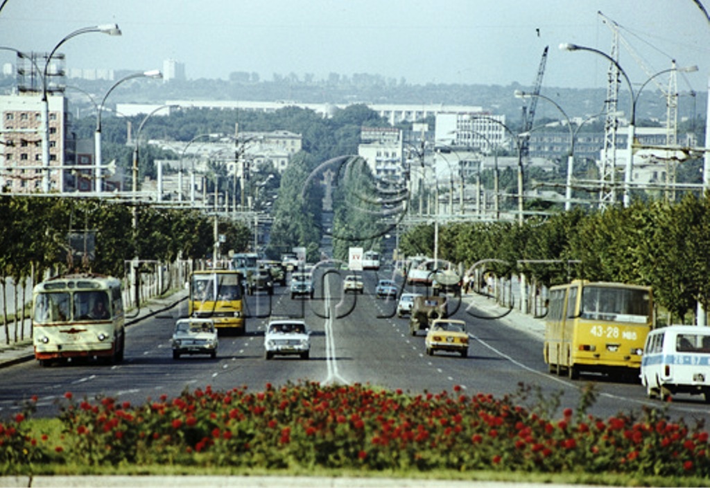 Вид на проспект, начало 1980-х