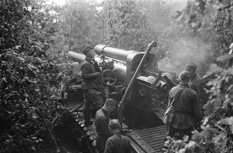 Советская гаубица июль 1942 Воронеж.2.jpg