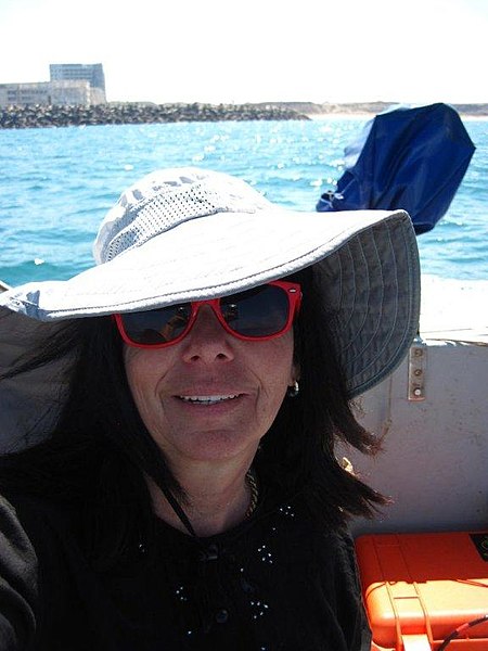 Rachel Einav.jpg