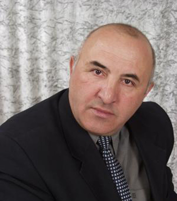 Aues Betuganov.jpg