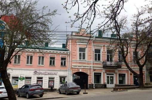 Файл:Ставрополь Карла Маркса 66 Два здания 2023.jpg