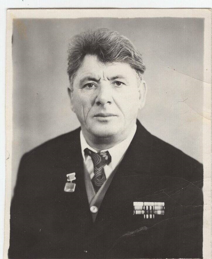 Fotoportret pipkin evsey abramovich - brigadir osfalytirovschikov zasluzhennyy stroitely rsfsr-40-54301196.jpg